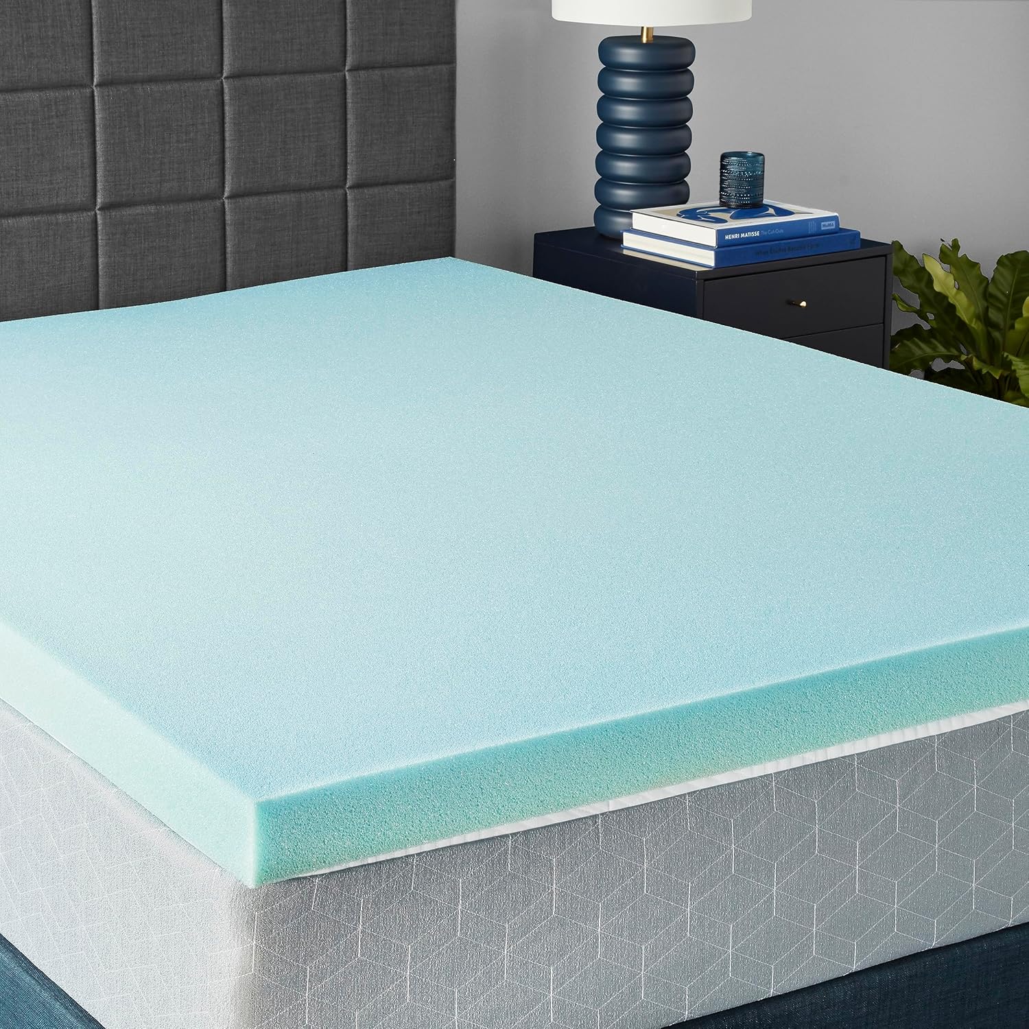 Amazon Basics Queen Size Cooling Gel-Infused Memory Foam Mattress Topper